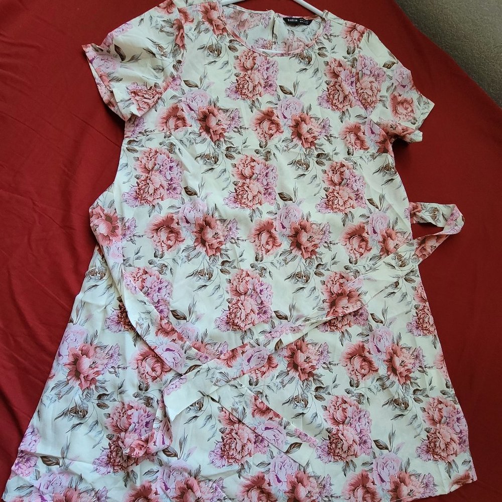 SHEIN Self Belted Floral Dress